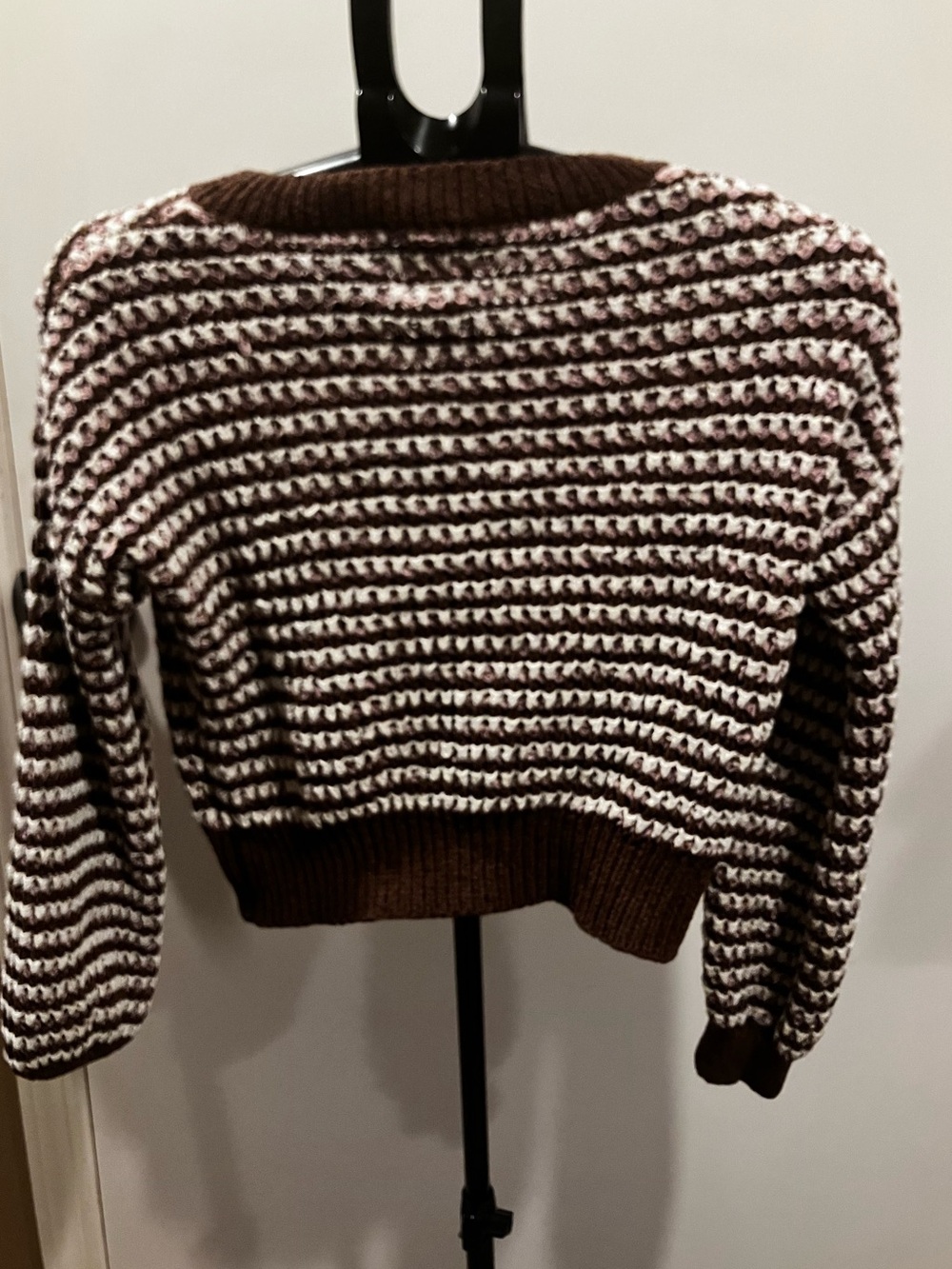 Hippie Rose Cropped Sweater Medium M Brown Cream Striped V Neck Chunky Knit Boho - Picture 3 of 7